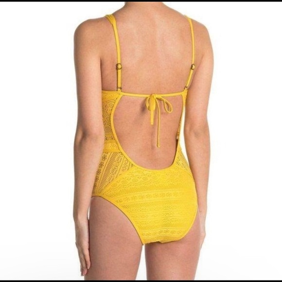 NWOT BECCA Reveal Crochet Plunge One-Piece Swimsuit - Picture 4 of 7